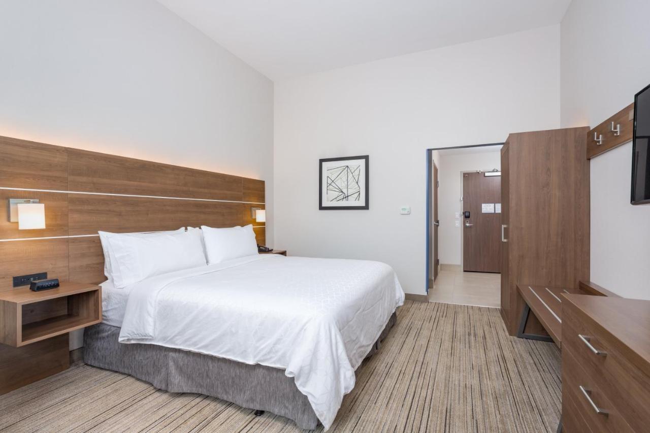 Holiday Inn Express & Suites - Elkhart North By Ihg Cameră foto